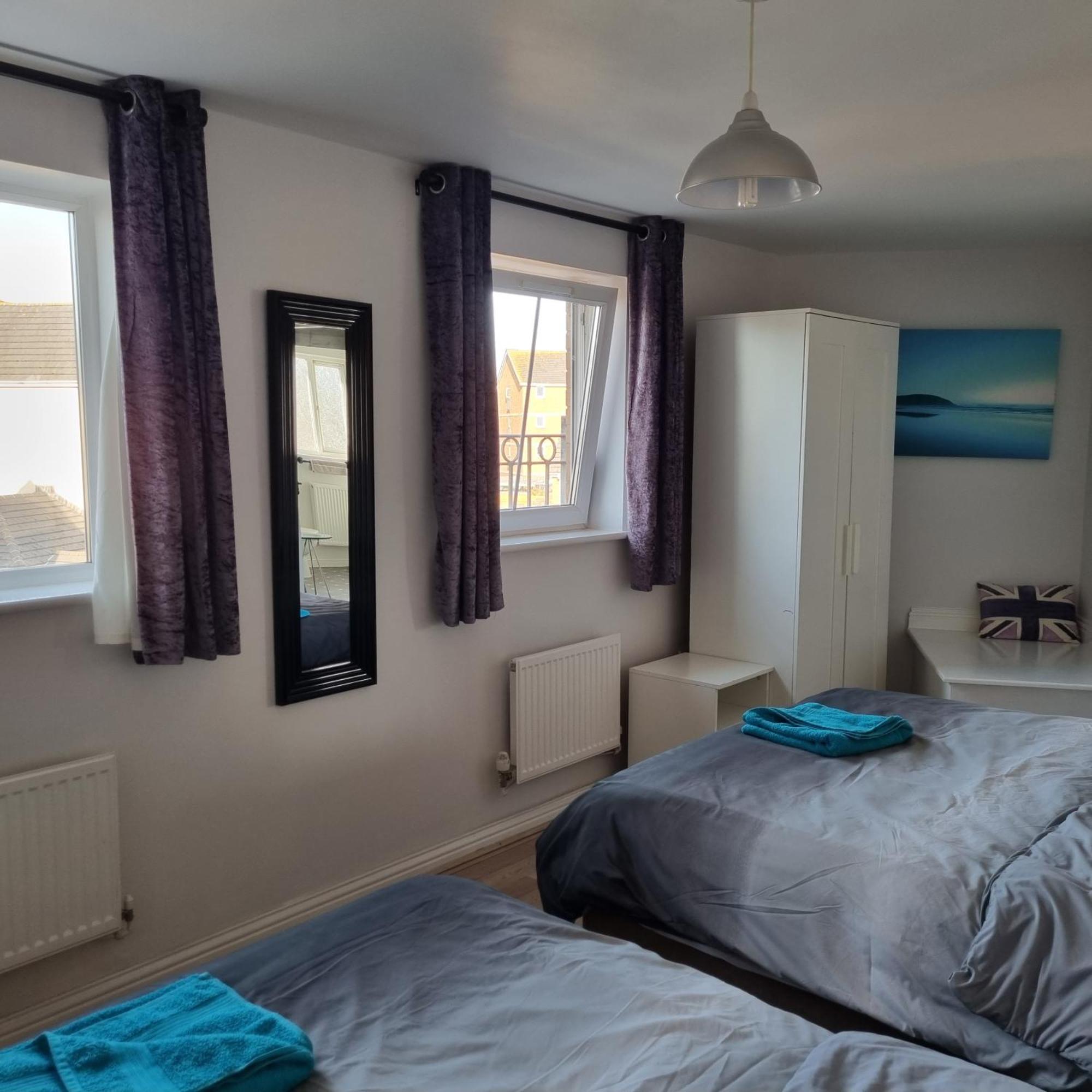 Sea Escape The Tardiis Beachfront Location Aberavon Beach Sea Views Driveway Parking Port Talbot Esterno foto