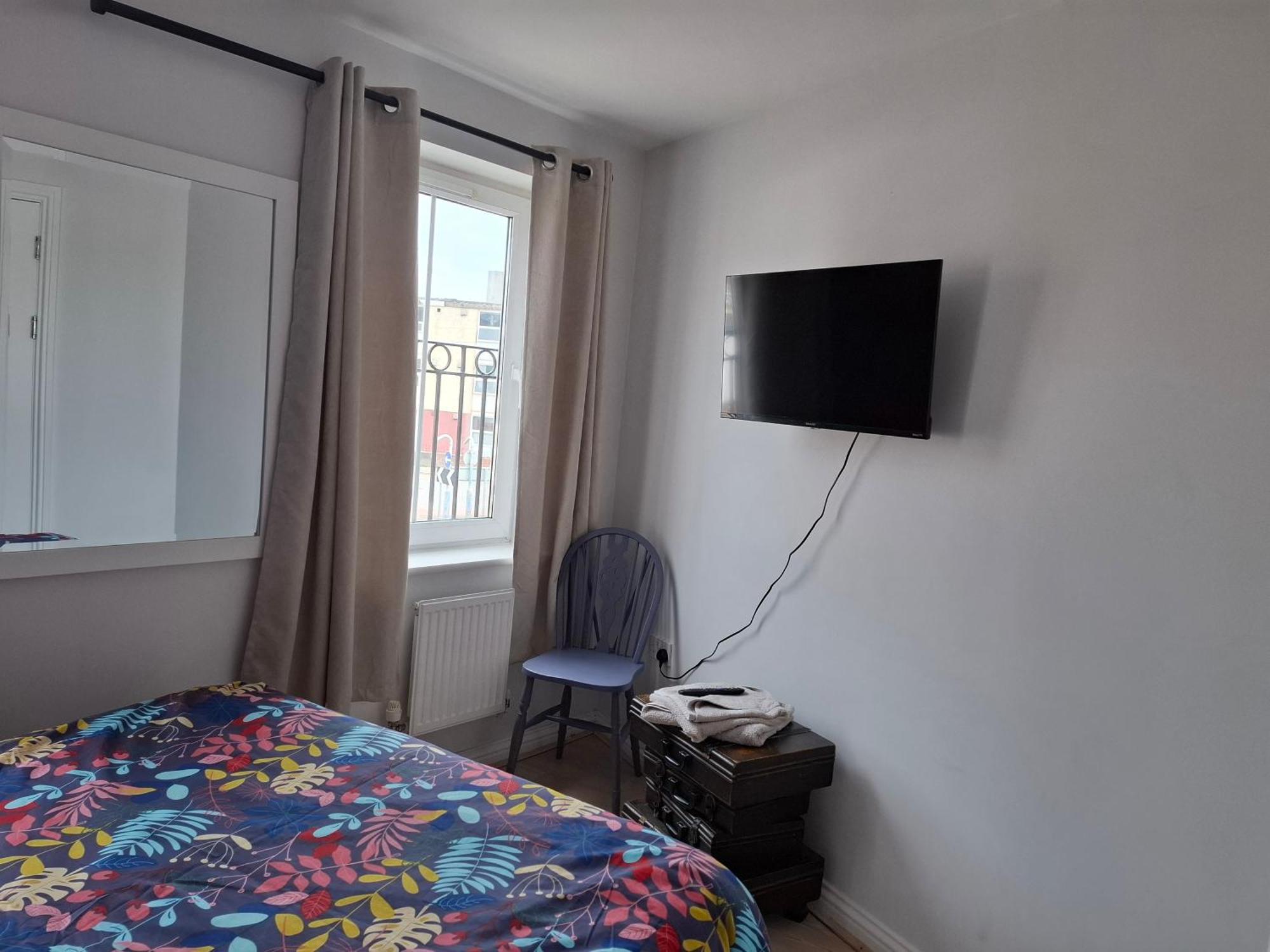 Sea Escape The Tardiis Beachfront Location Aberavon Beach Sea Views Driveway Parking Port Talbot Esterno foto